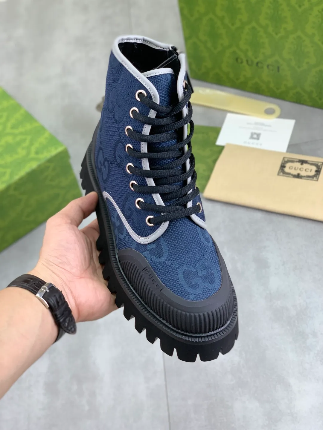 Men's Men's Shoes 💰P500 💰【New Style】 Gucci lazy slip-on couple 🧑‍🤝‍🧑 style high-top leather shoes hot selection (Gucci GUCCI) official website latest Gucci lazy 🎁 leather shoes, hot style 💥 style is simple and elegant, exclusive for trendy men. Unique official website latest brand original double G pressure Floral elements👑Original Gucci decoration, fashionable and elegant, the fabric is original calfskin with double G denim✅fully imported soft sheepskin lining, the official website specifies wear-resistant lightweight foam business outsole, the classic model is taken in real life🎬Number of yards: 36-46 Various colors available